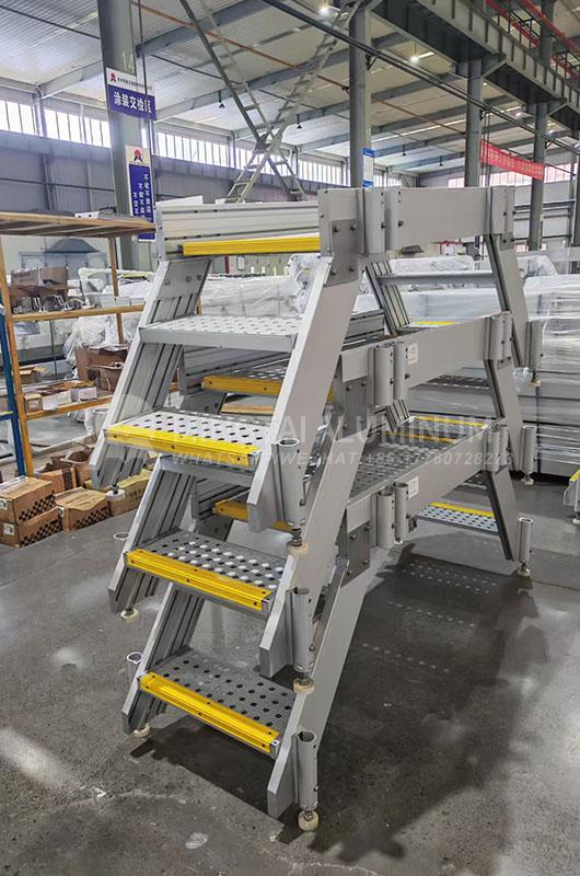 aluminum ladders